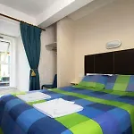 호스텔 Snoozles Quay Street Tourist 골웨이