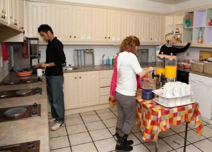 Snoozles Quay Street Tourist