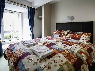 Snoozles Quay Street Tourist Hostel