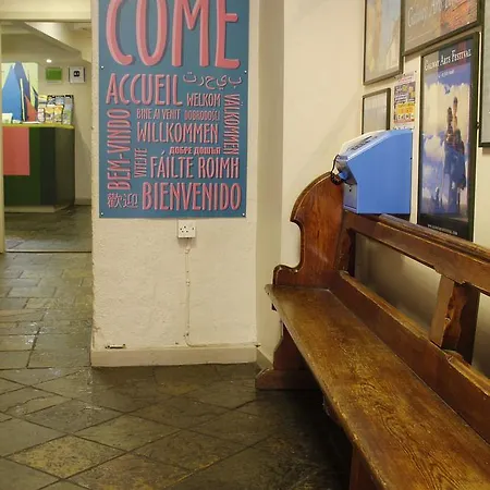 Snoozles Quay Street Tourist Hostal Galway