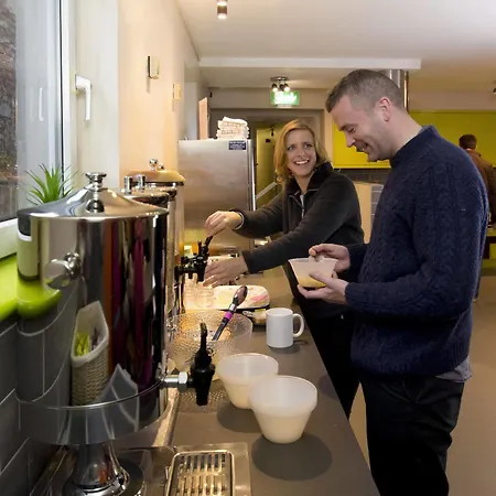 Hostel Snoozles Quay Street Tourist Galway