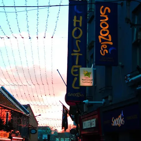 Hostel Snoozles Quay Street Tourist