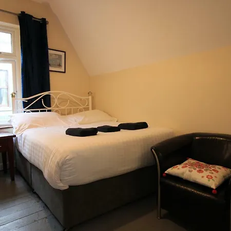 Hostel Snoozles Quay Street Tourist