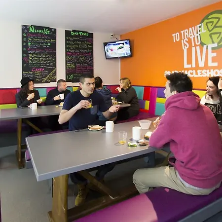 Snoozles Quay Street Tourist Hostel Galway