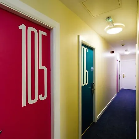 Snoozles Quay Street Tourist *