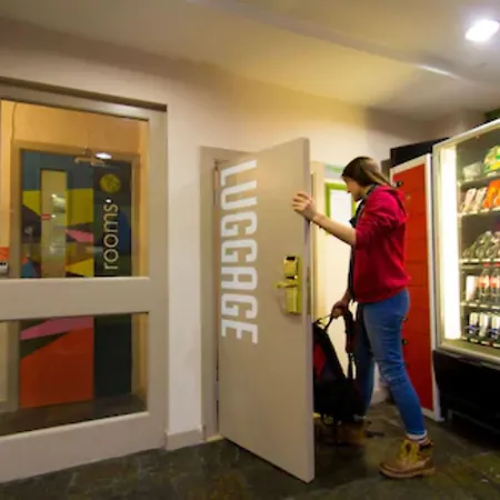 ホステル Snoozles Quay Street Tourist ゴールウェイ