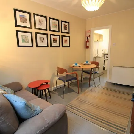 ホステル Snoozles Quay Street Tourist *