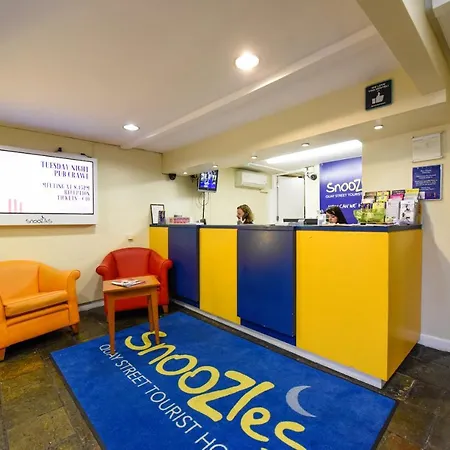 Snoozles Quay Street Tourist Хостел Голуэй