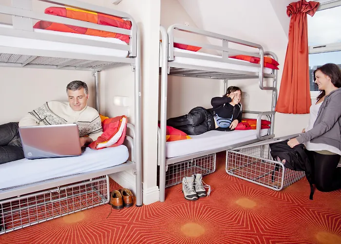 Snoozles Quay Street Tourist Хостел *