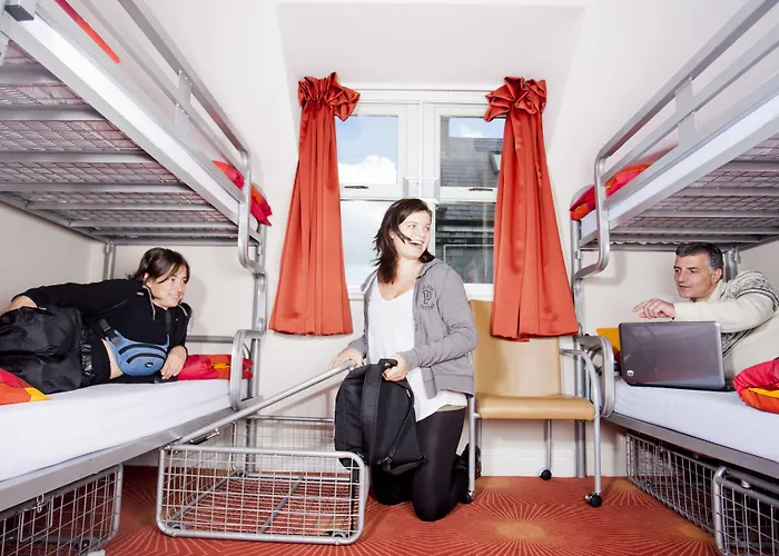 Snoozles Quay Street Tourist Хостел Голуэй