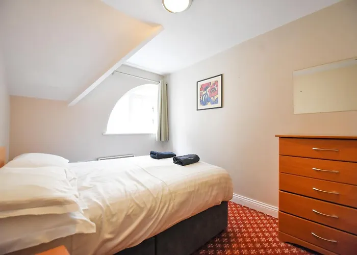 Snoozles Quay Street Tourist Хостел